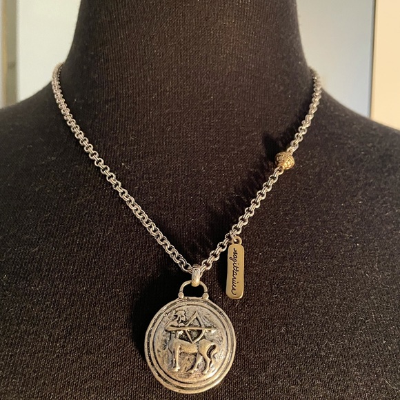NWT! Chico’s Sagittarius Adjustable and reversible silver pendant necklace - Picture 2 of 5